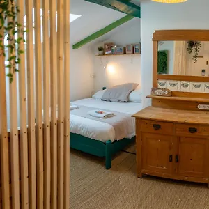  Bed and breakfast Surf
